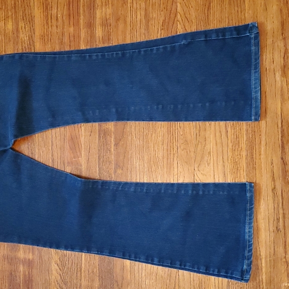 Liz Lange Maternity Jeans - Picture 6 of 6